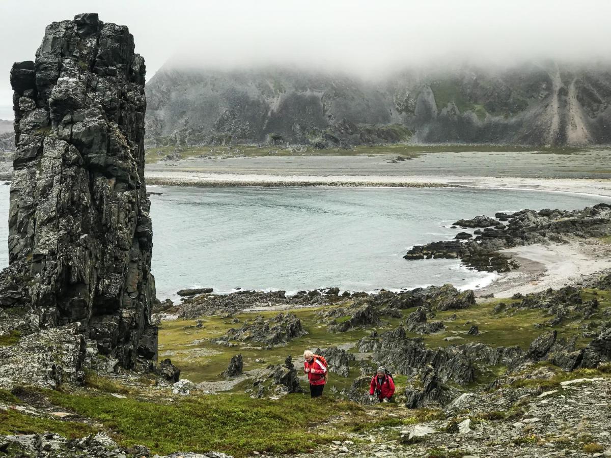 Cape East Homestay Ytre Kiberg エクステリア 写真
